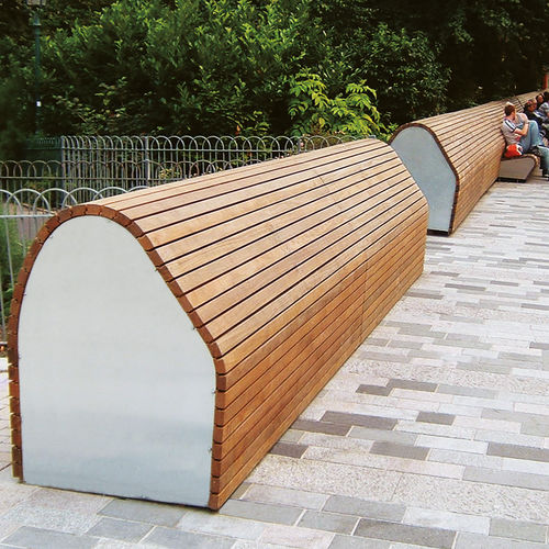 Moderne Bank für den öffentlichen Raum - PAVILION PERCH - Woodscape. - Holz / galvanisiertem Stahl / Edelstahl
