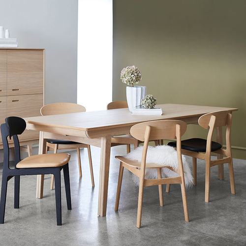 Moderner Esstisch - FIFTY  - PBJ Design House - Eiche / Nussbaum / Massivholz