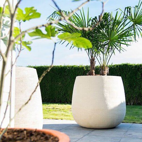 Terrakotta-Pflanzgefäß - GLOBE - Deseo Ceramics - freistehend / sphärisch / für Privatgebrauch