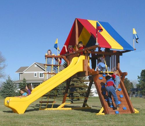 Spielplatzgerät für öffentliche Anlagen - RAINBOW SUNSHINE CASTLE - GOLDEN GAMES SRL - Holz / modular