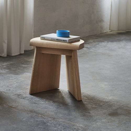 Moderner Hocker - PORTAO - favius - Eiche / Gestell aus Eiche / mit Kufengestell