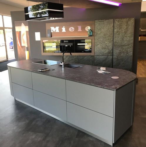 Kunststein-Arbeitsplatte - NOBLE IMPERIAL GREY - Technistone a.s. - für Küche / grau / poliert
