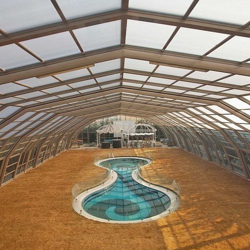 Hohe Schwimmbadüberdachung - AQUASUN - XL - Evergreen Solutions - einziehbar / Aluminium / Glas