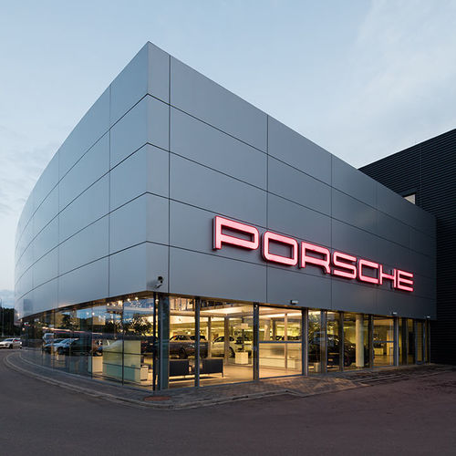 Kassetten-Fassadenverkleidung - PORSCHE ZENTRUM - ALUCOBOND - Verbundwerkstoff / Aluminium / zum Einrasten