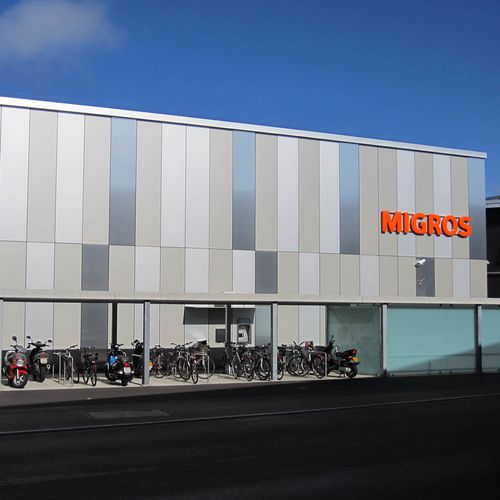Kassetten-Fassadenverkleidung - MIGROS - ALUCOBOND - Verbundwerkstoff / Aluminium / zum Einrasten