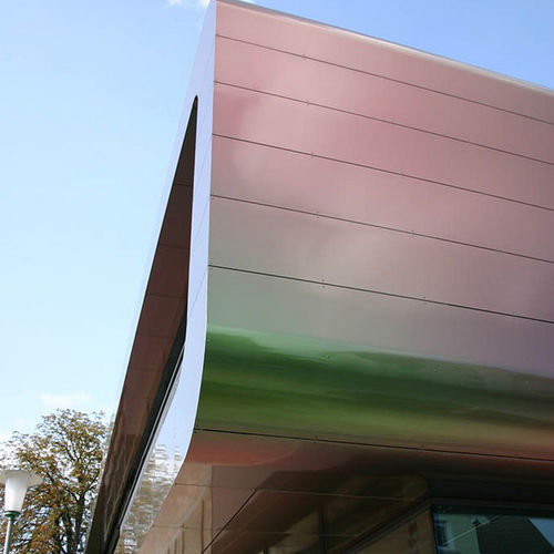 Paneel-Fassadenverkleidung - WALDECKSCHULE - ALUCOBOND - Aluminium / Verbundwerkstoff / zum Einrasten