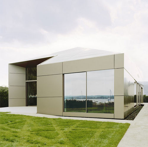 Kassetten-Fassadenverkleidung - VILLA AT THE LAKE OF CONSTANCE - ALUCOBOND - Verbundwerkstoff / Aluminium / zum Einrasten