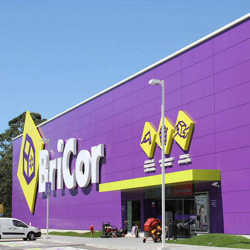 Paneel-Fassadenverkleidung - SHOPPING CENTRE BRICOR NASSICA - ALUCOBOND - Aluminium / Verbundwerkstoff / zum Einrasten
