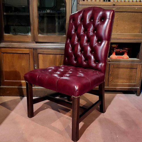 Chesterfield-Esszimmerstuhl - GAINSBOROUGH - Harleq - für den Innenraum / Leder / Gestell aus Buche