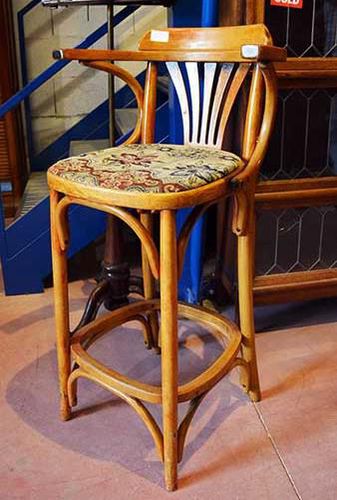 Klassischer Barstuhl - VINTAGE - Harleq - für den Innenraum / Stoff / Holz