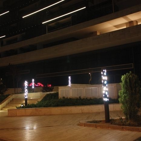 Moderne Leuchtsäule - IAMORF - BSI LIGHTING TECHNOLOGIES INC. - Aluminiumguss / Edelstahl / PMMA
