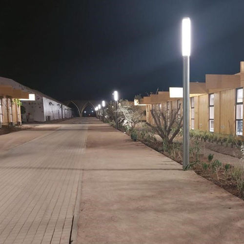 Leuchtsäule / minimalistisches Design - IOTTO - BSI LIGHTING TECHNOLOGIES INC. - Edelstahl / Aluminiumguss / PMMA