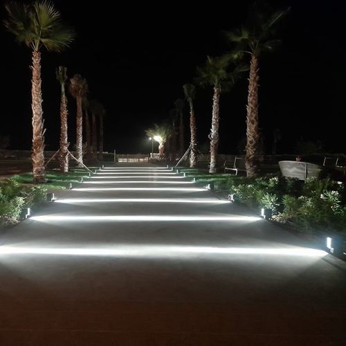 Leuchtpoller für Garten - ILENTI - BSI LIGHTING TECHNOLOGIES INC. - für öffentliche Bereiche / modern / Aluminium