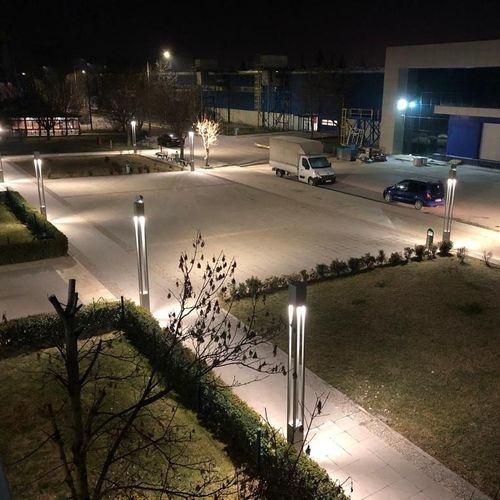 Moderne Leuchtsäule - ILARA - BSI LIGHTING TECHNOLOGIES INC. - Aluminiumguss / LED / für Außenbereich