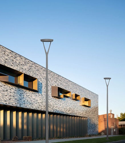 Straßenlaterne - IAERO DUO - BSI LIGHTING TECHNOLOGIES INC. - minimalistisches Design / Aluminium / LED