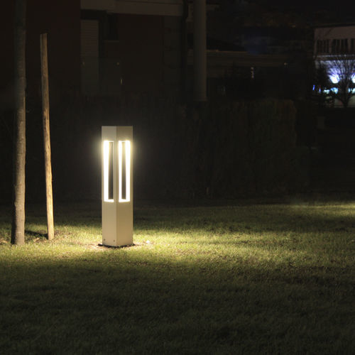 Leuchtpoller für Garten - ILARA - BSI LIGHTING TECHNOLOGIES INC. - modern / Aluminium / LED