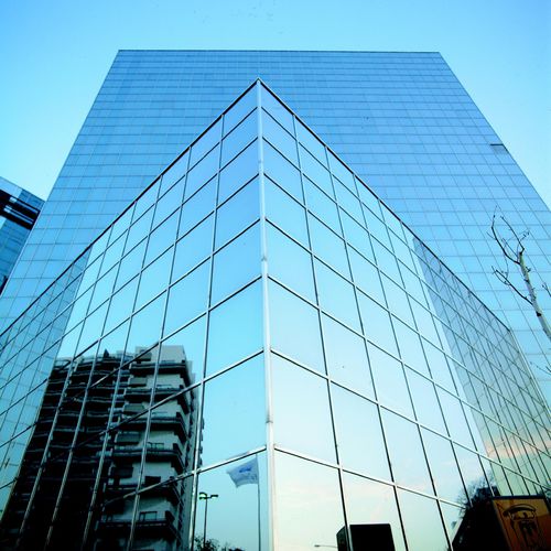 Vorhangfassade / freitragende Struktur - MC-WALL - Aliplast - aus Aluminium und Glas / mit integrierter Isolierung / hochwiderstandsfähig