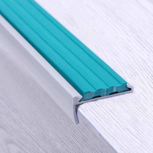 PVC-Treppenkante - Shanghai Weidan Decorative Materials Co., Ltd - rutschfest