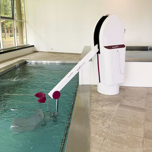 Elektrischer Patientenlifter - POSEIDO - France REVAL - bodenstehend / für Erwachsene / für Pool