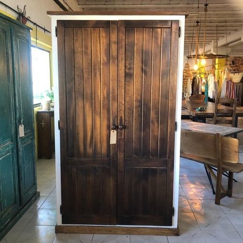 Kleiderschrank / rustikaler Stil - AR-02 - El roure vell - Holz / mit Schwingtür