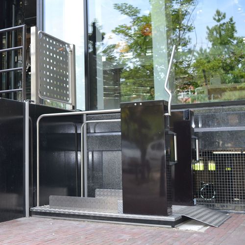 Hebeplattform für Rollstühle - MB1100 - MB1400 - MB1700 - liftwerk - für Gebäude / zur beruflichen Nutzung / für Außenbereich