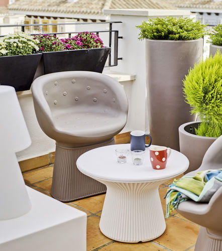 Moderner Couchtisch - CAPRI 40 - NEWGARDEN - rotationsgesintertes Polyethylen / Gestell aus Polyethylen / rund