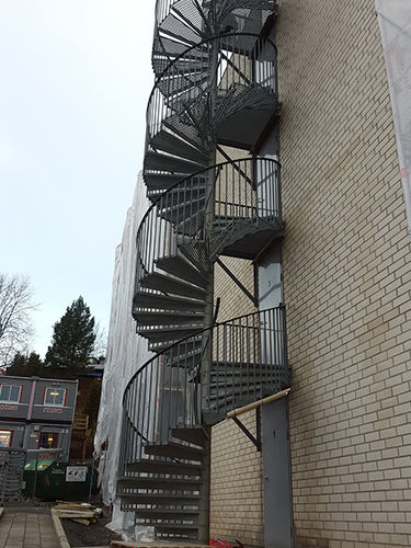 Halbgewendelte Treppe - Ban-Inox - Metallstufen / Metall / für Privatgebrauch