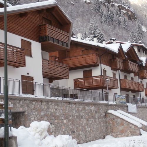Fertigbauhaus - MOUNTAIN RESORT - Eco-Resorts - aus Massivholz-Block / umweltfreundlich / energiesparend
