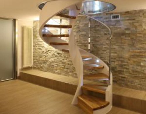 Spindeltreppe - U-CSA - Unica living design Poland - Holzstufen / Beton / modern