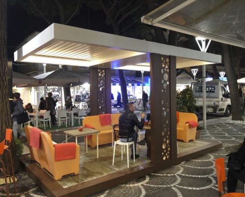 Selbsttragende Pergola - DEHORS - Unica living design Poland - extrudiertes Aluminium / mit orientierbaren Lamellen / mit Stoffüberdachung