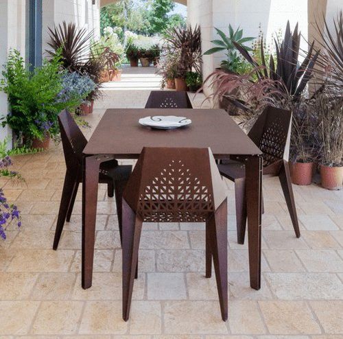 Moderner Tisch - LEGGERO_001 - Trackdesign - COR-TEN®-Stahl / Gestell aus Stahl / rechteckig