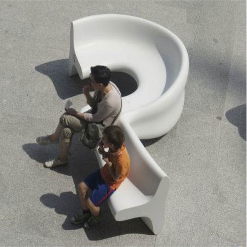 Bank für den öffentlichen Raum / originelles Design - CITY ALPHABET B  - Astrini Design - Laminat / mit Rückenlehne / für Schulen