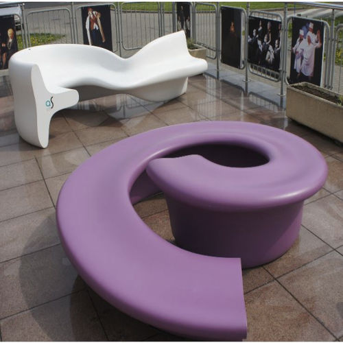 Bank für den öffentlichen Raum / originelles Design - CITY ALPHABET E - Astrini Design - Verbundwerkstoff
