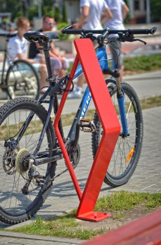 Wandmontierte Fahrradstütze - Astrini Design - für Außenbereich / Metall