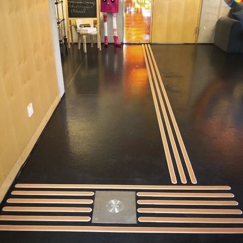 Taktiles Bodenleitsystem / mit Blindenleitsystem - PD3 - OLEJÁR spol. s r.o. - Edelstahl / Beton