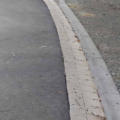 Ablaufrinne mit Neigung - SAFELINE PULT+ - Bivois - gepflastert / Beton / für öffentliche Bereiche