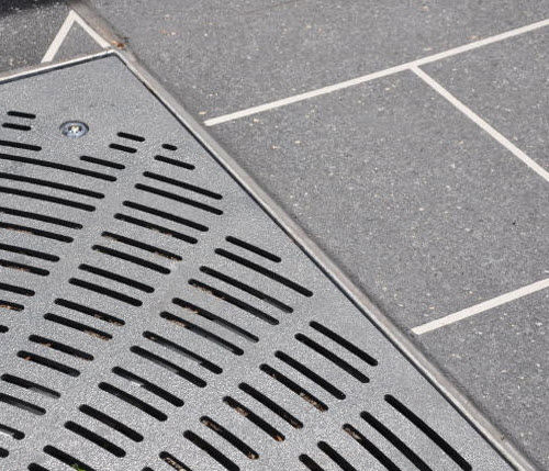 Quadratisches Baumgitter - ANTI-SLIP - Urban Fountains and Furniture - rund / rechteckig / Metall