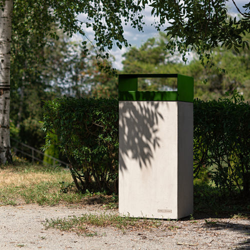 Park-Abfallbehälter - CASLA - STREETPARK s.r.o. - auf Beinen / galvanisiertem Stahl / pulverbeschichteter Stahl