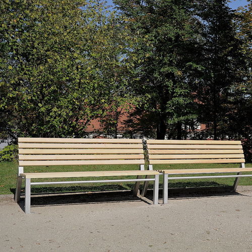 Moderne Bank für den öffentlichen Raum - ONE - STREETPARK s.r.o. - Holz / pulverbeschichteter Stahl / Edelstahl