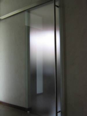 Aluminium-Schiebesystem - Yokas - Casma - Edelstahl / Glastüren / wandmontiert