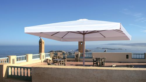 Sonnenschirm mit Zentralmast - IPERMAXI - ILISUN - Stoff / windfest / XXL