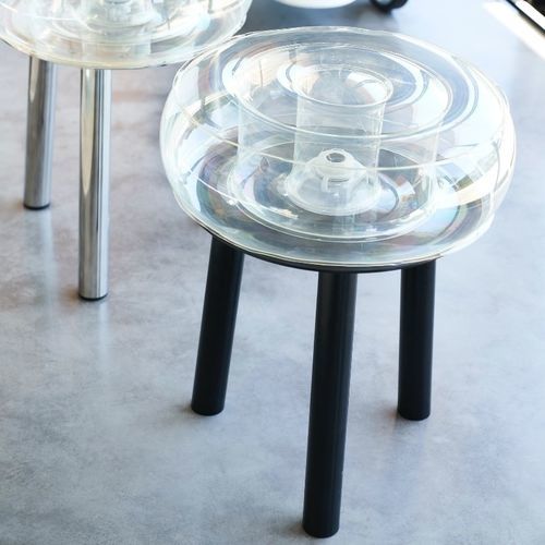Moderner Hocker - FLOOFY - MOJOW DESIGN - Polyurethan / mit 3 Beinen / umweltverträglich