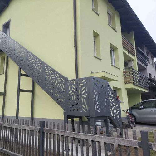 Metallrampe - Ograje Kočevar - Lochblech