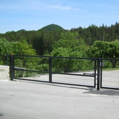 Stellantrieb für Flügeltore - NICE WINGO - Ograje Kočevar