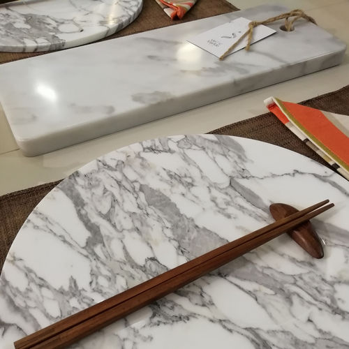 Carrara-Marmor-Schneidebrett - ART. 05  - Vie Del MarMo - geglättet / satinierte Oberfläche / für Privatgebrauch
