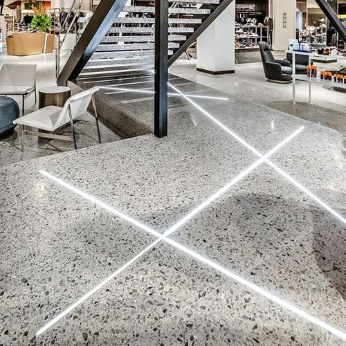 Bodenstehendes Beleuchtungsprofil - HR-ALU - Klus Design - LED / wasserdicht / für Einzelhandel