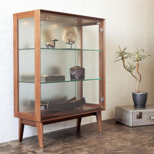 Moderne Vitrine - WING LUX Curio - CondeHouse - Glas / Eiche / Nussbaum
