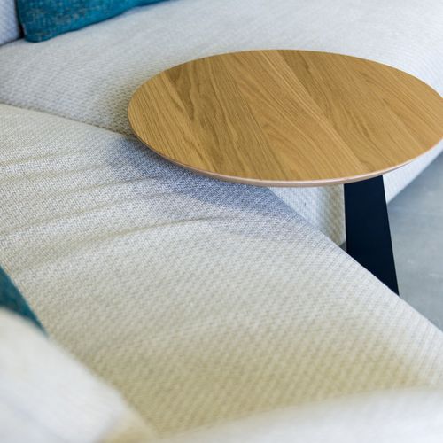Moderner Beistelltisch - MOLA LUX - CondeHouse - Holz / Gestell aus Metall / rund