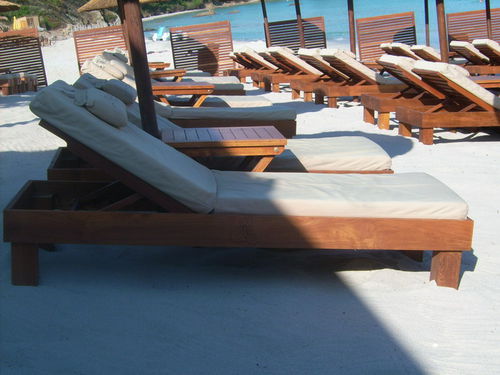 Moderne Sonnenliege - VIP - Beach Concept - Teakholz / für Strand / für Gewerbegebrauch