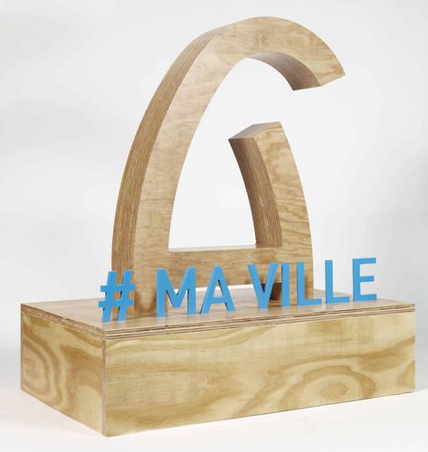 Skulptur / gestrichenes Holz - Onlywood - lackiertes Holz / für Außenbereich / maßgefertigt
